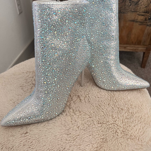 NEVER WORN! Journee Collection Alexis bootie. Perfect holiday glam 💎 - Picture 6 of 9